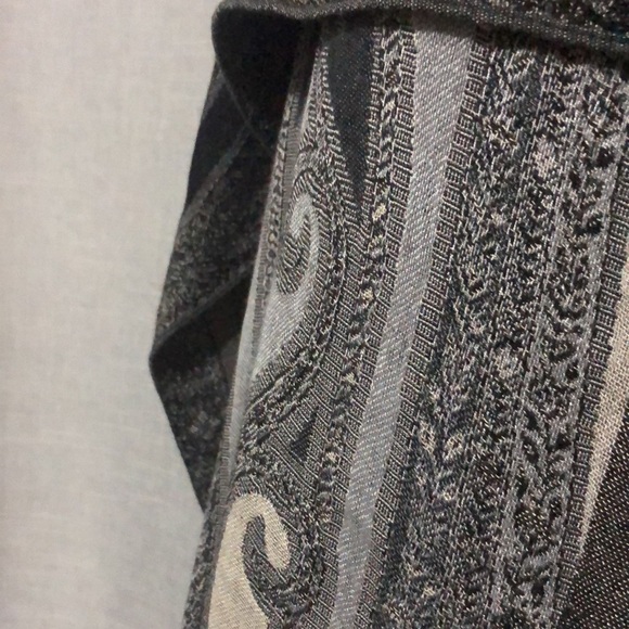 Gorgeous Scarf With Fringe-77x19-Black/White/Gray-EUC - Picture 2 of 15